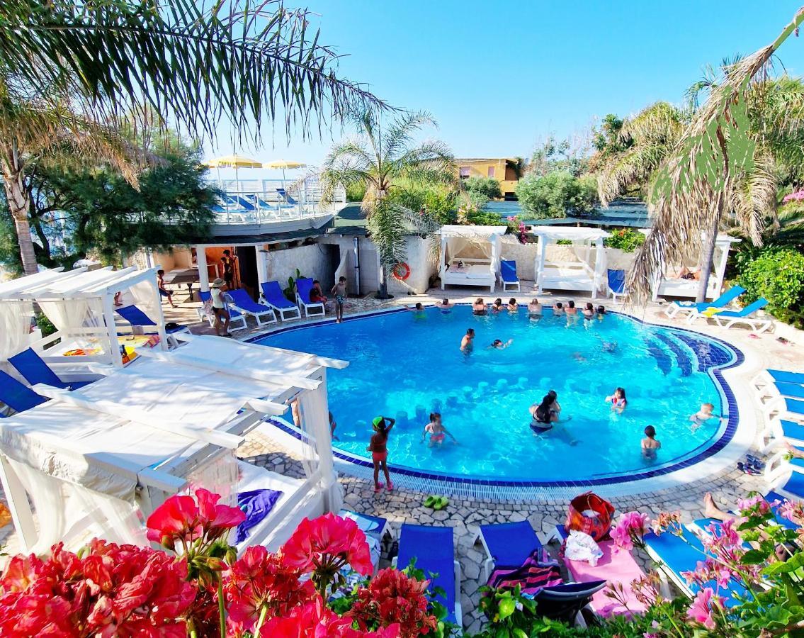 קאפו ואטיצ'אנו Hotel Resort Rocca Di Vadaro מראה חיצוני תמונה