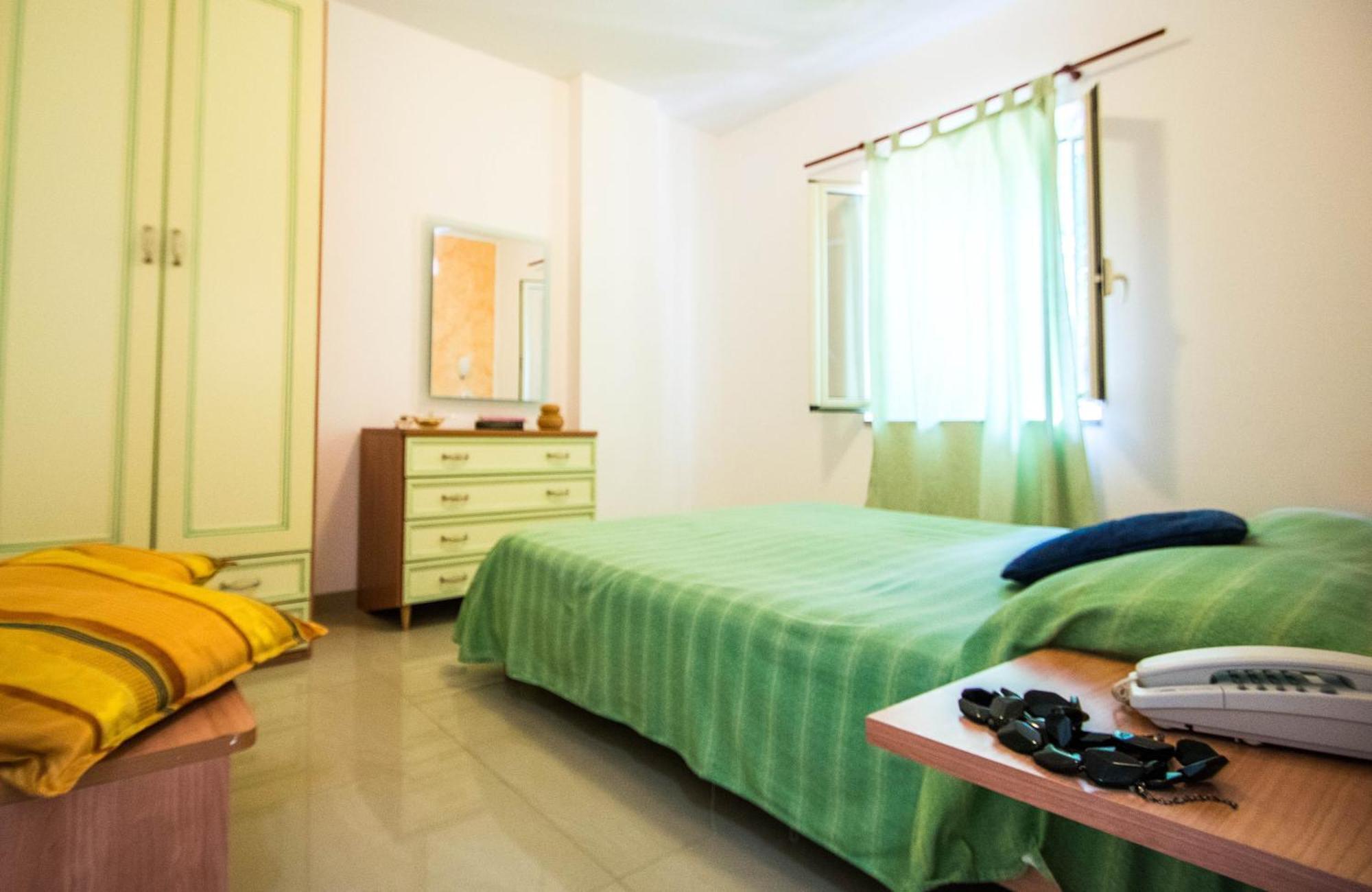 קאפו ואטיצ'אנו Hotel Resort Rocca Di Vadaro חדר תמונה